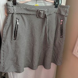 Express houndstooth plaid skirt